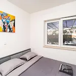 Dolores With Terrace & Jacuzzi Apartament *