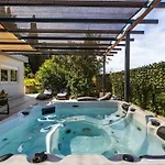 Apartament Dolores With Terrace & Jacuzzi *