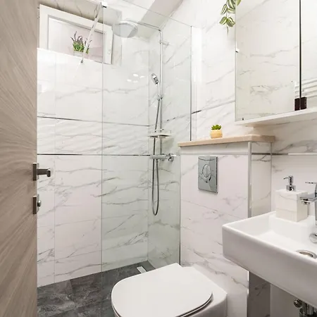 Dolores With Terrace & Jacuzzi