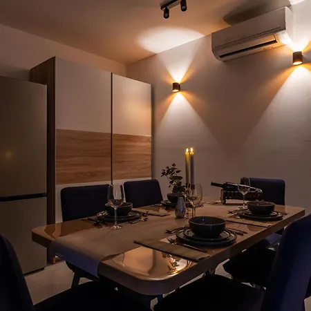 Dolores With Terrace & Jacuzzi *