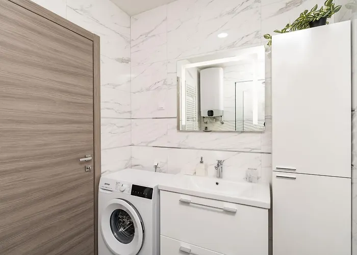 Dolores With Terrace & Jacuzzi