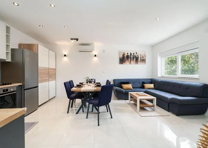 Dolores With Terrace & Jacuzzi * دوبروفينك