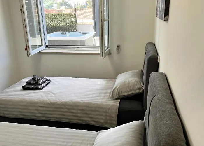 Dolores With Terrace & Jacuzzi شقة دوبروفينك