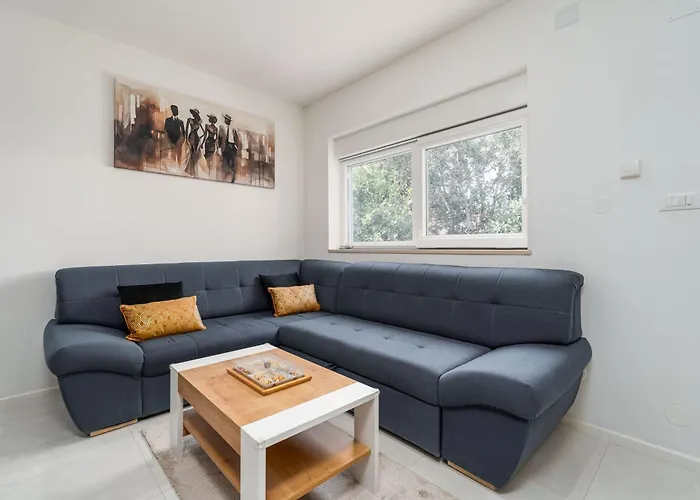 شقة Dolores With Terrace & Jacuzzi دوبروفينك