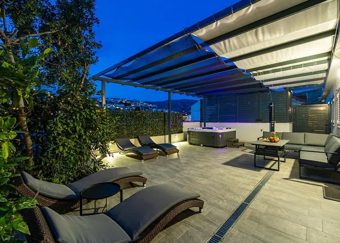 Dolores With Terrace & Jacuzzi *