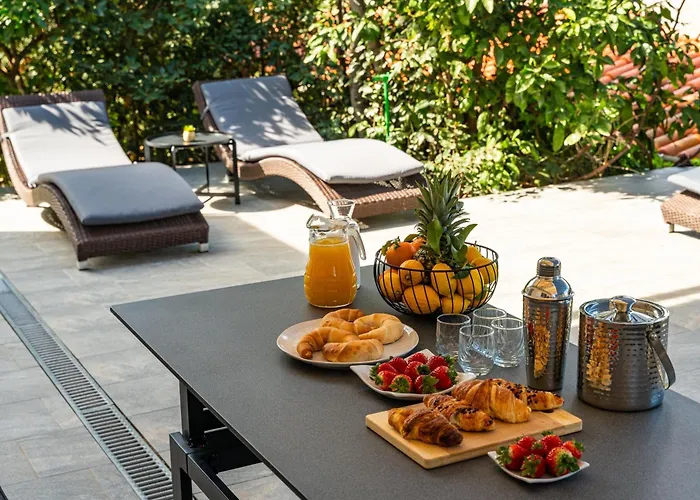 Dolores With Terrace & Jacuzzi شقة دوبروفينك