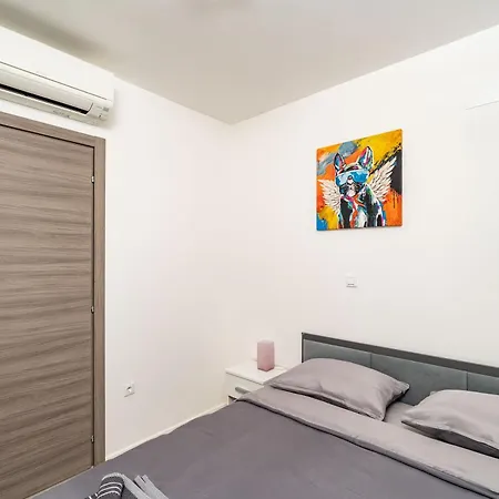 Dolores With Terrace & Jacuzzi *