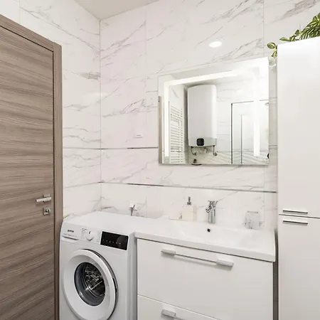 Dolores With Terrace & Jacuzzi