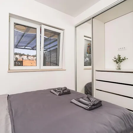 Dolores With Terrace & Jacuzzi Apartment *